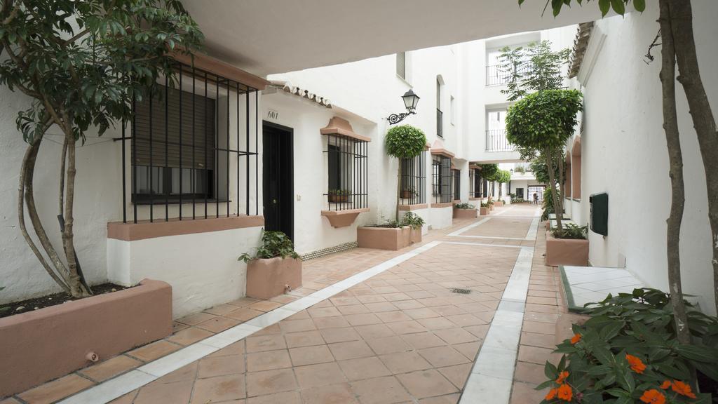 Апартаменти Club Jardines Del Puerto Марбелья Екстер'єр фото