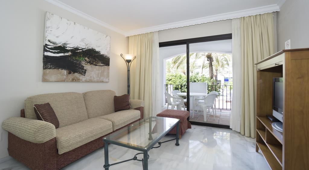 Апартаменти Club Jardines Del Puerto Марбелья Екстер'єр фото