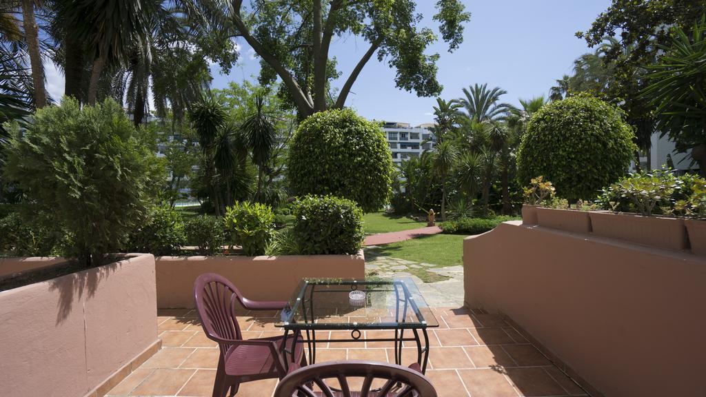 Апартаменти Club Jardines Del Puerto Марбелья Екстер'єр фото