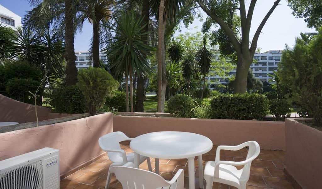 Апартаменти Club Jardines Del Puerto Марбелья Екстер'єр фото
